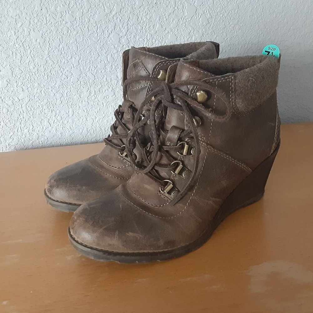 Sperry Celeste Brown Wedge Boots Size 7.5